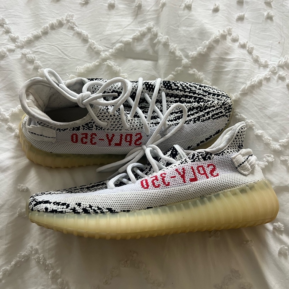adidas Yeezy Boost 350 V2